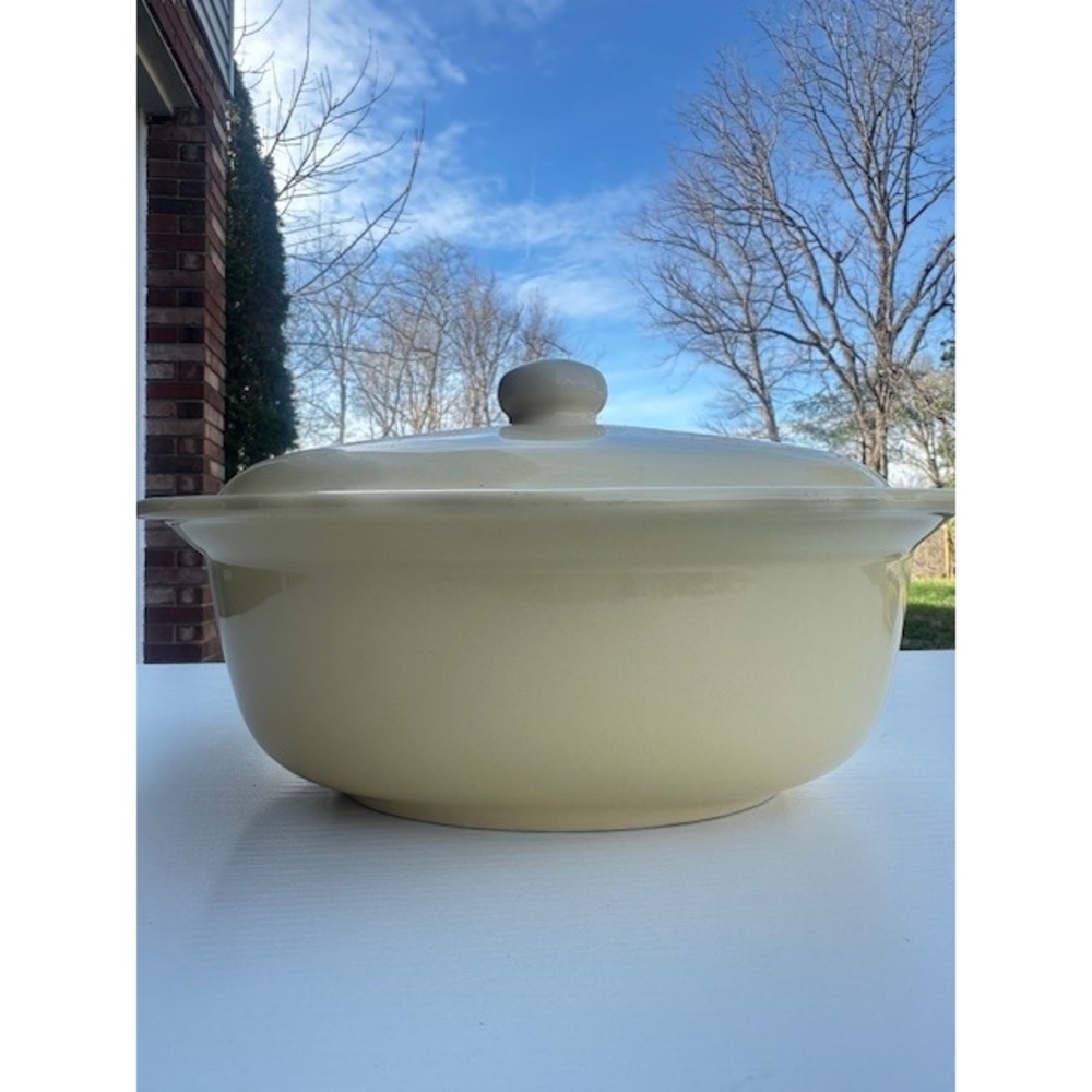 Vintage Yellow Ceramic‎ Oval Casserole Dish with Lid Scalloped Rim Stoneware